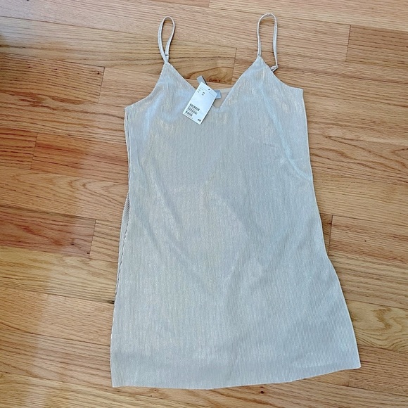 NWT H&M Dress - Picture 1 of 5